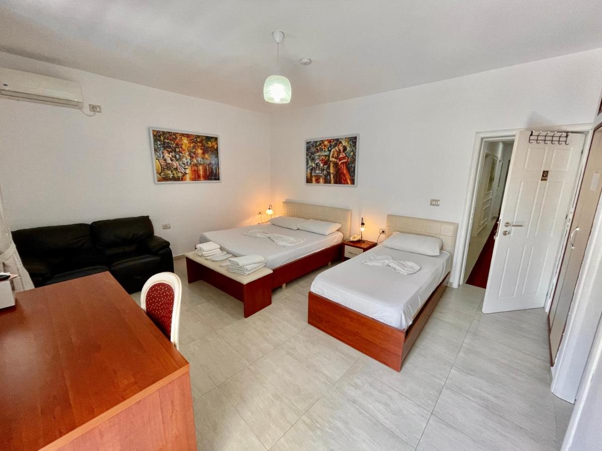 Vila Ada Hotel Tirana Exteriör bild