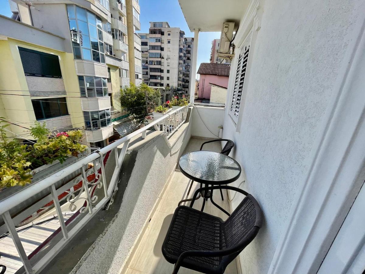 Vila Ada Hotel Tirana Exteriör bild