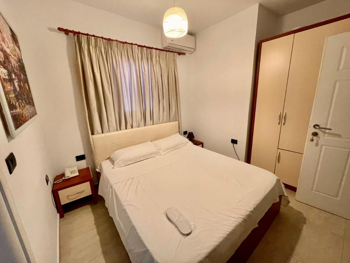 Vila Ada Hotel Tirana Exteriör bild